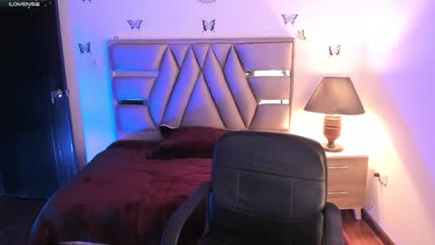 Cristina online show from 4, 1, 2025