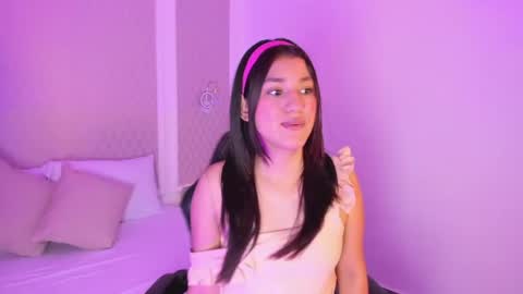 C R I S T I N online show from 21, 4, 2026