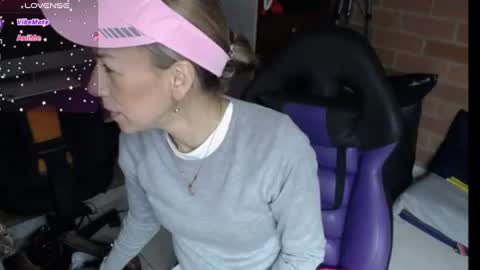 Snapshot of cristin_doll chatting on 5, 7, 2026 cristina online show from 5, 7, 2026