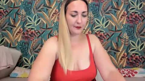 Snapshot of cristinnna chatting on 26, 11, 2025 Cristina online show from 26, 11, 2025