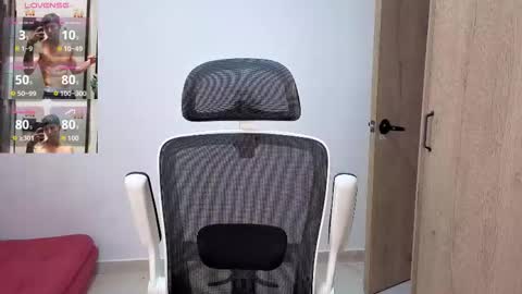 cristopher23  online show from 12, 10, 2025