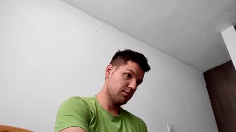 Snapshot of cristopher3042 chatting on 9, 2, 2025 cristopher3042 online show from 9, 2, 2025