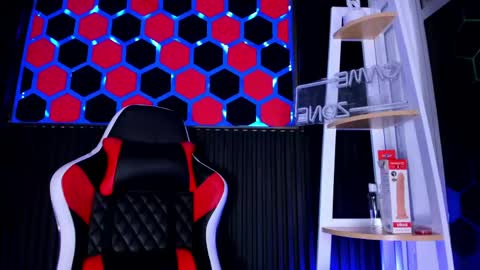 Cristopher  online show from 15, 4, 2026