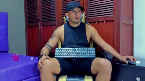 Snapshot of cristophertompson chatting on 24, 1, 2025 Say me Cris online show from 24, 1, 2025