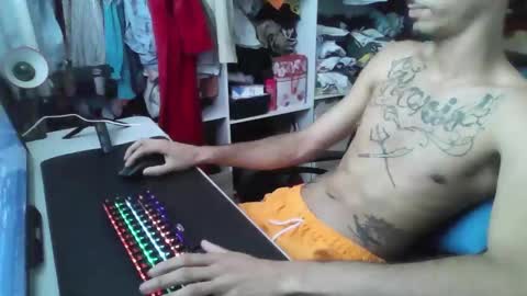 Snapshot of crudosoy chatting on 27, 10, 2025 Carlo online show from 27, 10, 2025