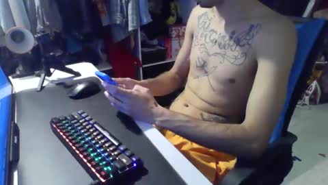 Snapshot of crudosoy chatting on 30, 10, 2025 Carlo online show from 30, 10, 2025