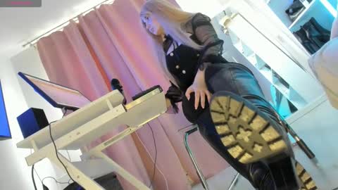 Cruel Siren online show from 10, 10, 2025