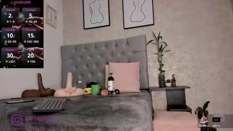   online show from 14, 10, 2025