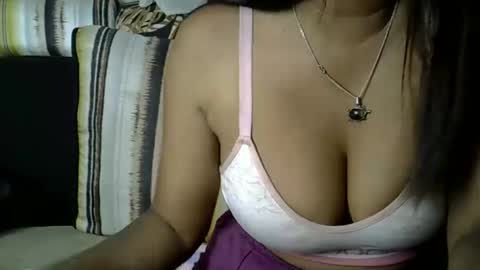 crystalbellax online show from 9, 4, 2026