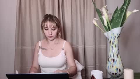 Snapshot of crystalfever_ chatting on 19, 7, 2026 Mary online show from 19, 7, 2026