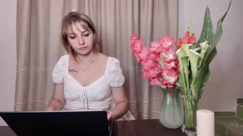 Snapshot of crystalfever_ chatting on 31, 7, 2026 Mary online show from 31, 7, 2026