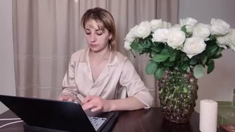 Snapshot of crystalfever_ chatting on 5, 8, 2026 Mary online show from 5, 8, 2026