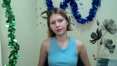 Snapshot of crystalgirl__ chatting on 21, 12, 2024 Stella online show from 21, 12, 2024