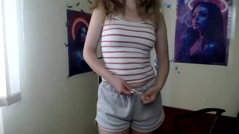 Snapshot of crystalgirl__ chatting on 15, 6, 2026 Stella online show from 15, 6, 2026