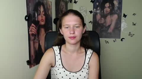 Snapshot of crystalgirl__ chatting on 6, 8, 2026 Stella online show from 6, 8, 2026