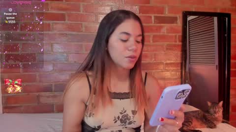 Snapshot of crystalvazquez chatting on 6, 12, 2024 Soy Crystal online show from 6, 12, 2024