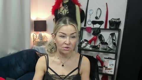 CrystalHotty online show from 9, 4, 2026