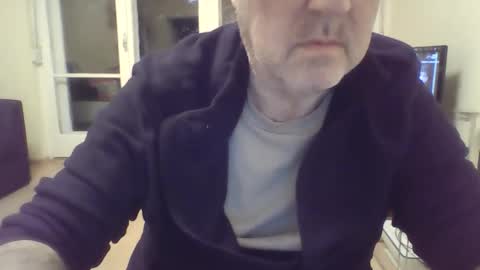 csikar1 online show from 11, 11, 2025