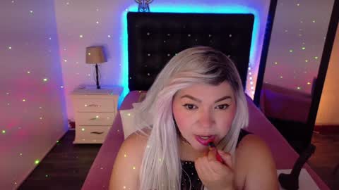 Snapshot of cuckoldlover69_ chatting on 24, 12, 2024 cuckoldlover69_ online show from 24, 12, 2024