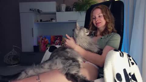 Snapshot of cuddle_kitten chatting on 19, 12, 2024 Alexia online show from 19, 12, 2024