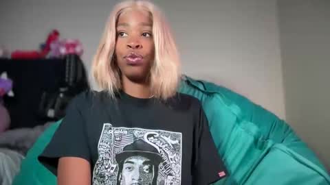 cum2charmxx online show from 14, 4, 2026