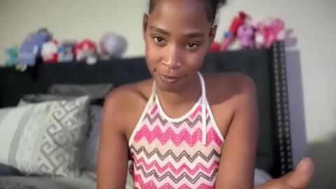 cum2charmxx online show from 20, 5, 2026