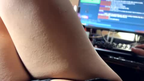 im KIM new girl to spoil online show from 15, 2, 2025