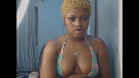 Snapshot of cum_ebony_petitxx chatting on 22, 6, 2026 cath online show from 22, 6, 2026