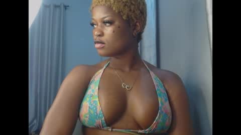 Snapshot of cum_ebony_petitxx chatting on 30, 6, 2026 cath online show from 30, 6, 2026