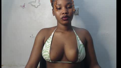 Snapshot of cum_ebony_xxxpetit chatting on 10, 6, 2026 Teeha online show from 10, 6, 2026