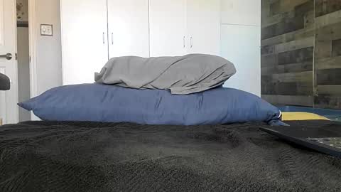 Charlie Mitchell   online show from 15, 12, 2025