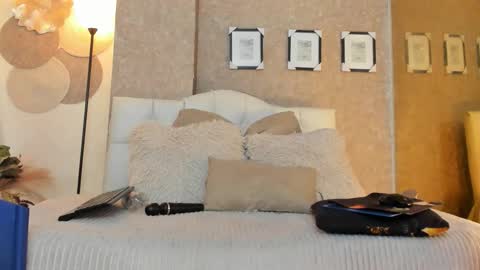 Cumming Loving online show from 17, 10, 2025