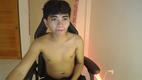 Snapshot of cummingyu chatting on 4, 1, 2025 cummingyu online show from 4, 1, 2025