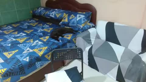 Leah Vergara online show from 4, 3, 2025