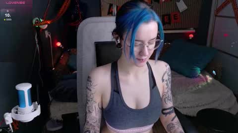 Snapshot of cumpotikeve chatting on 10, 1, 2026 CUMpotikEve online show from 10, 1, 2026