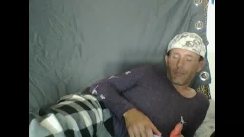 Snapshot of cumslutboi27 chatting on 14, 2, 2025 cumslutboi27 online show from 14, 2, 2025