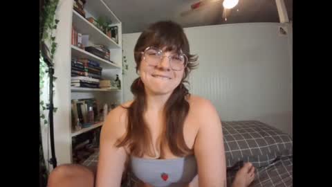 Snapshot of cumslutpawg chatting on 4, 1, 2025 cumslutpawg online show from 4, 1, 2025