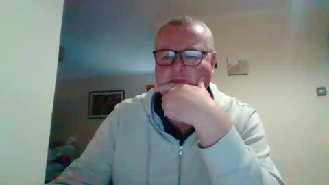 Snapshot of curiousax77 chatting on 12, 12, 2024 curiousax77 online show from 12, 12, 2024