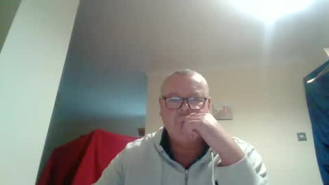 Snapshot of curiousax77 chatting on 8, 2, 2025 curiousax77 online show from 8, 2, 2025