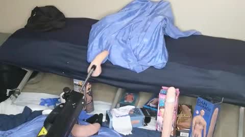 Curiousbisex22 online show from 16, 4, 2026