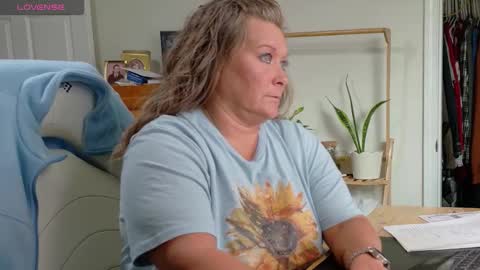 curious couple online show from 3, 2, 2026