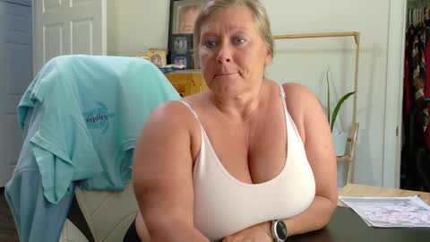 curious couple online show from 15, 4, 2026