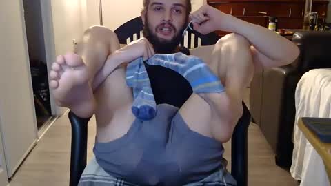 Snapshot of curiouss25 chatting on 2, 10, 2025 curiouss25 online show from 2, 10, 2025