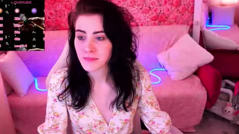 Snapshot of curleyblueeyes chatting on 25, 3, 2026 curleyblueeyes online show from 25, 3, 2026