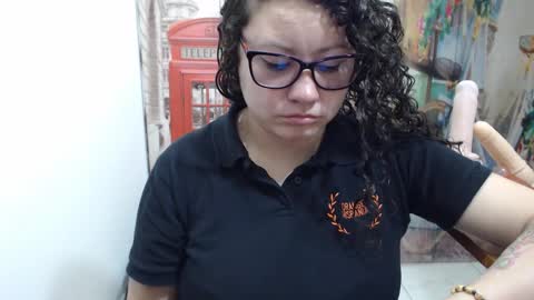 Snapshot of curly_greeneyed chatting on 22, 10, 2025 Vannesa online show from 22, 10, 2025