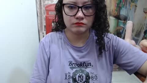 Snapshot of curly_greeneyed chatting on 28, 10, 2025 Vannesa online show from 28, 10, 2025