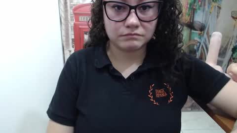 Snapshot of curly_greeneyed chatting on 29, 10, 2025 Vannesa online show from 29, 10, 2025