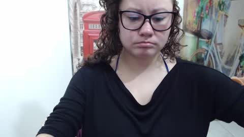 Snapshot of curly_greeneyed chatting on 24, 11, 2025 Vannesa online show from 24, 11, 2025