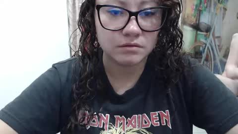 Snapshot of curly_greeneyed chatting on 1, 12, 2025 Vannesa online show from 1, 12, 2025