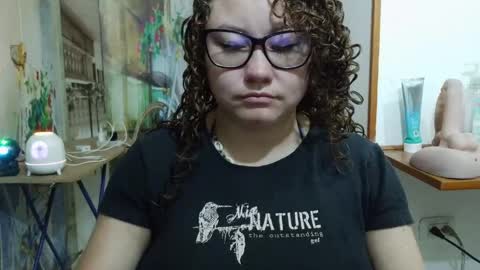 Snapshot of curly_greeneyed chatting on 5, 5, 2026 Vannesa online show from 5, 5, 2026